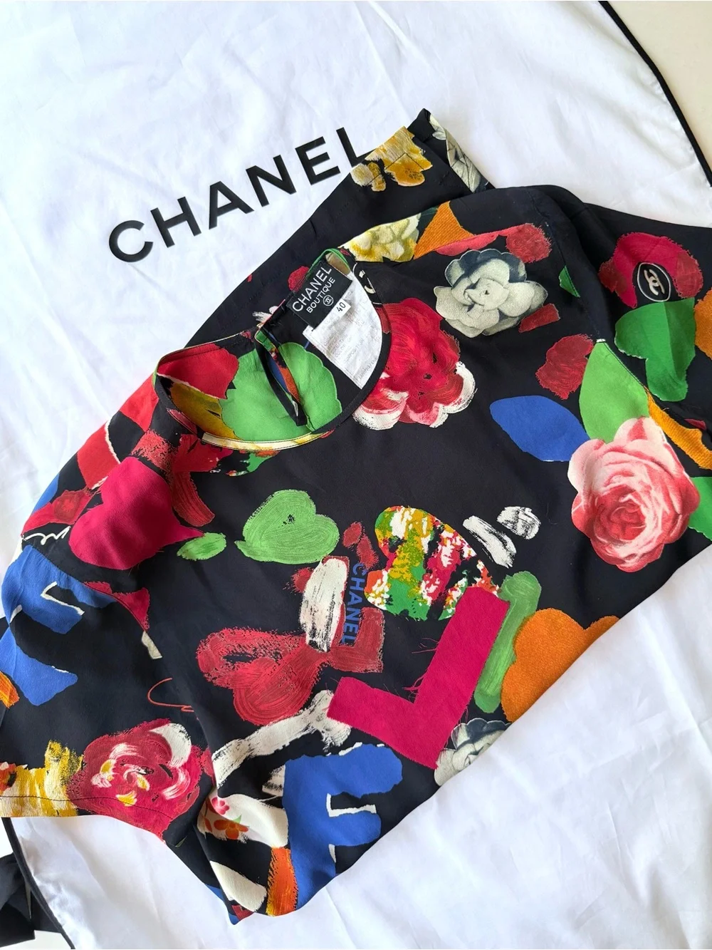 Chanel Vintage 1990s Iconic Spring 1992 Multicolor Black Silk T-Shirt 40 FR 8 US